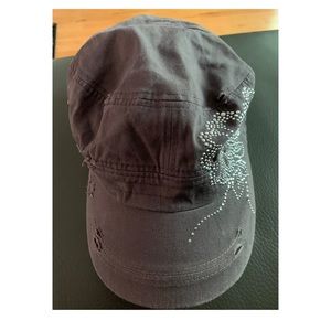 Denim women’s cap.